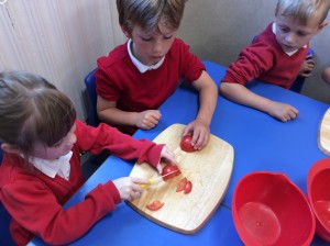 chopping tomatoes 