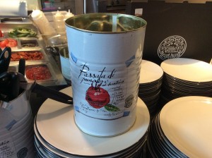 156 tomatoes make this tin!
